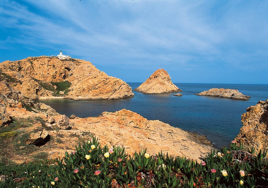 Le Vieux Moulin L'Ile-Rousse (Corsica)